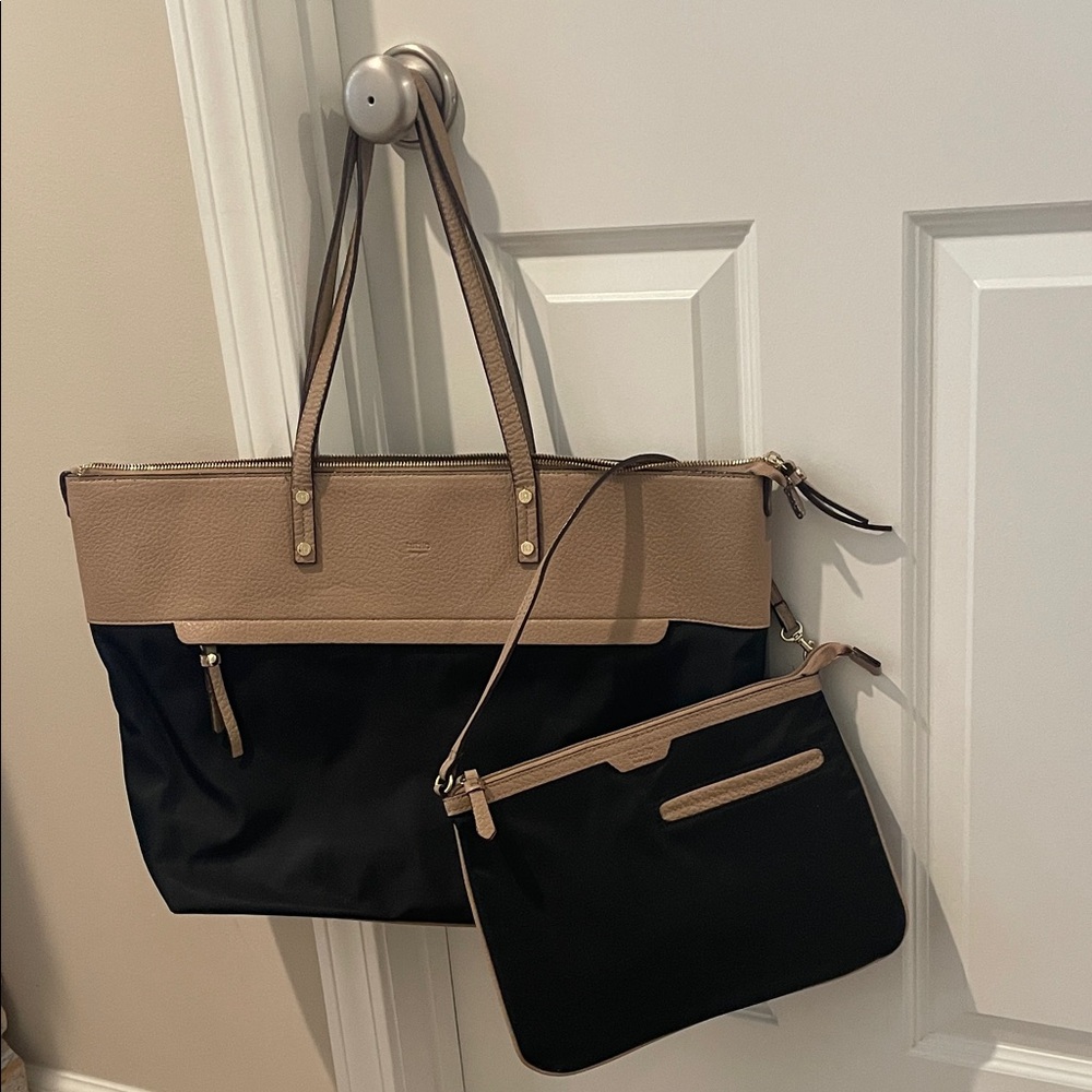 Gorgeous tutilo taupe & black tote set LIKE NEW!
